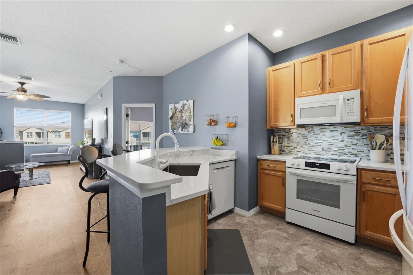 3758 PARKRIDGE CIR #24-201