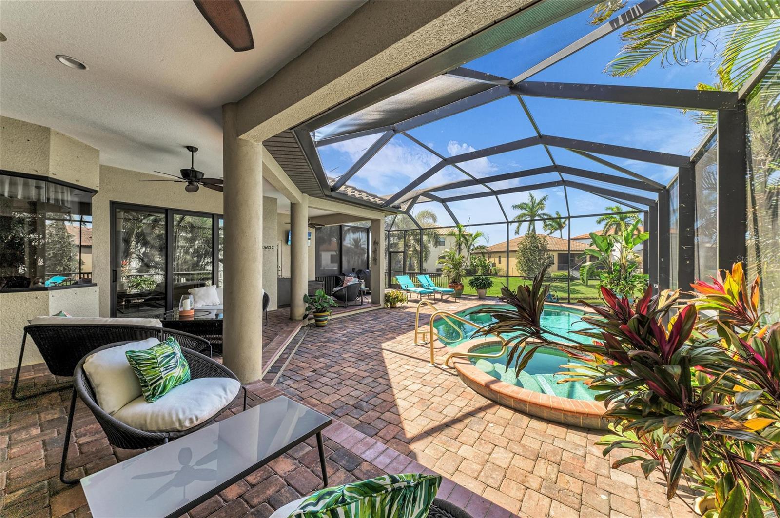 6224 SIGNATURE POINTE LN