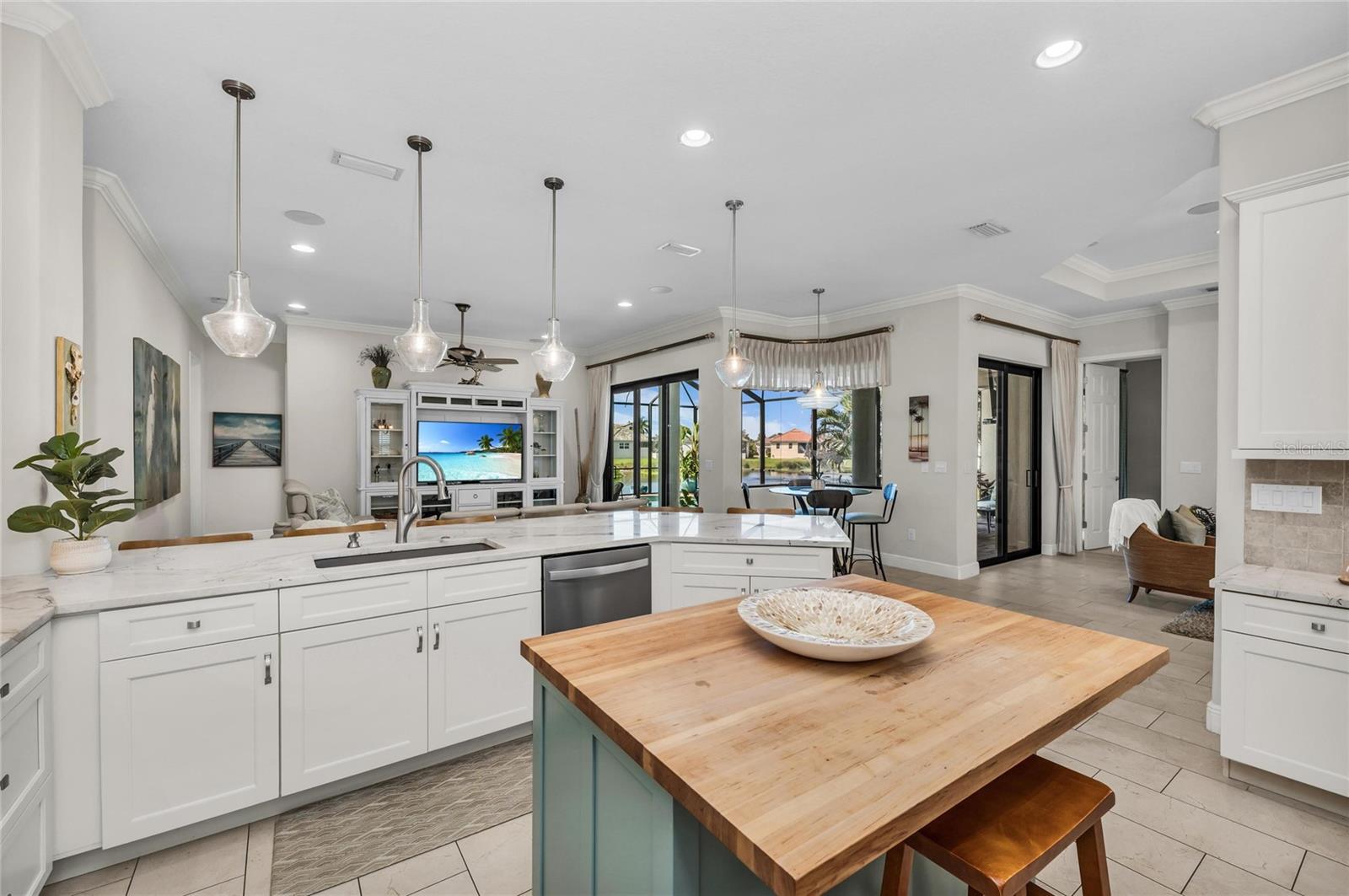 6224 SIGNATURE POINTE LN