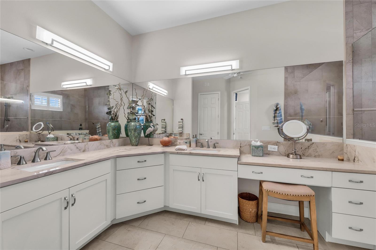 6224 SIGNATURE POINTE LN