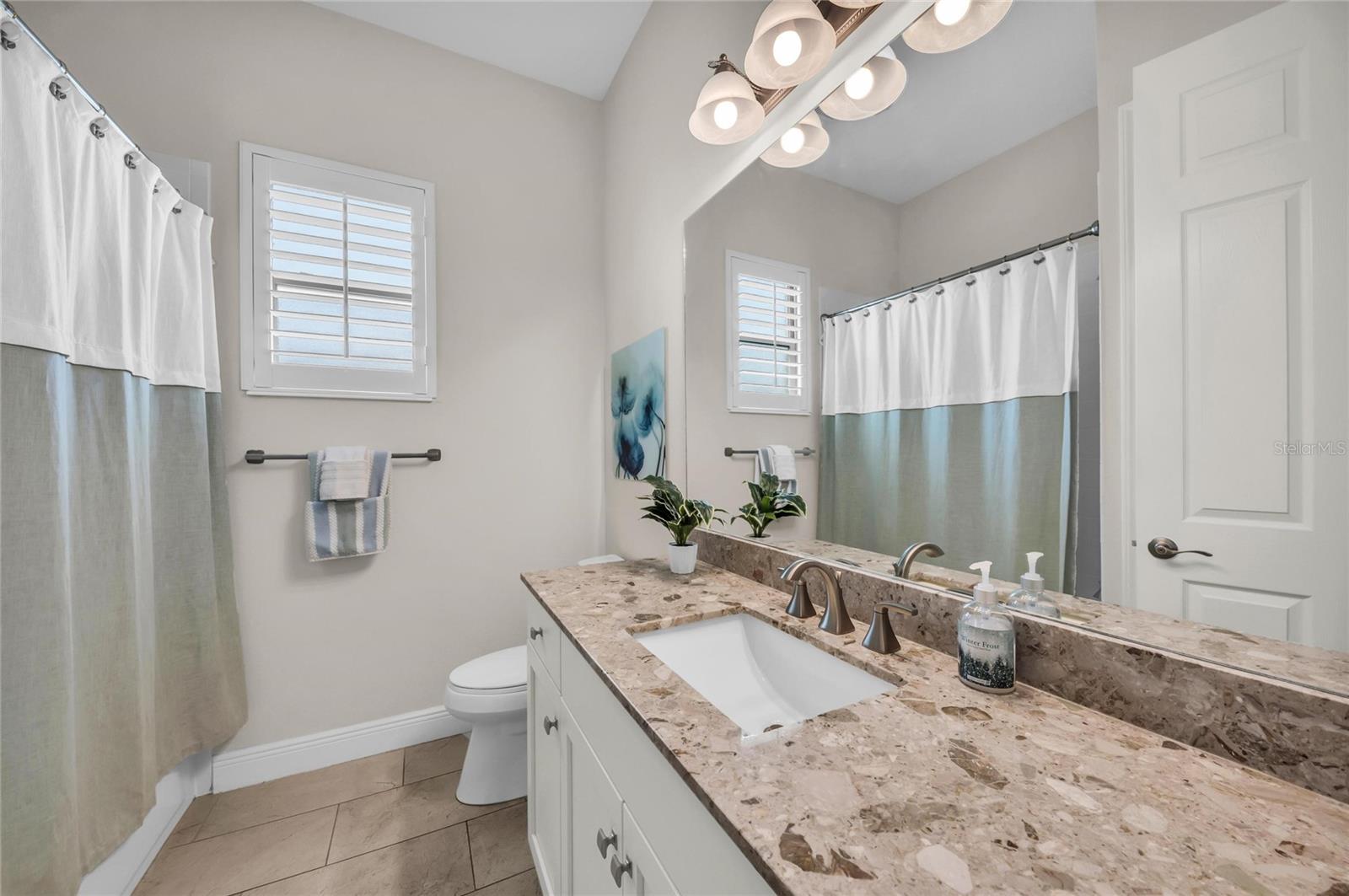 6224 SIGNATURE POINTE LN