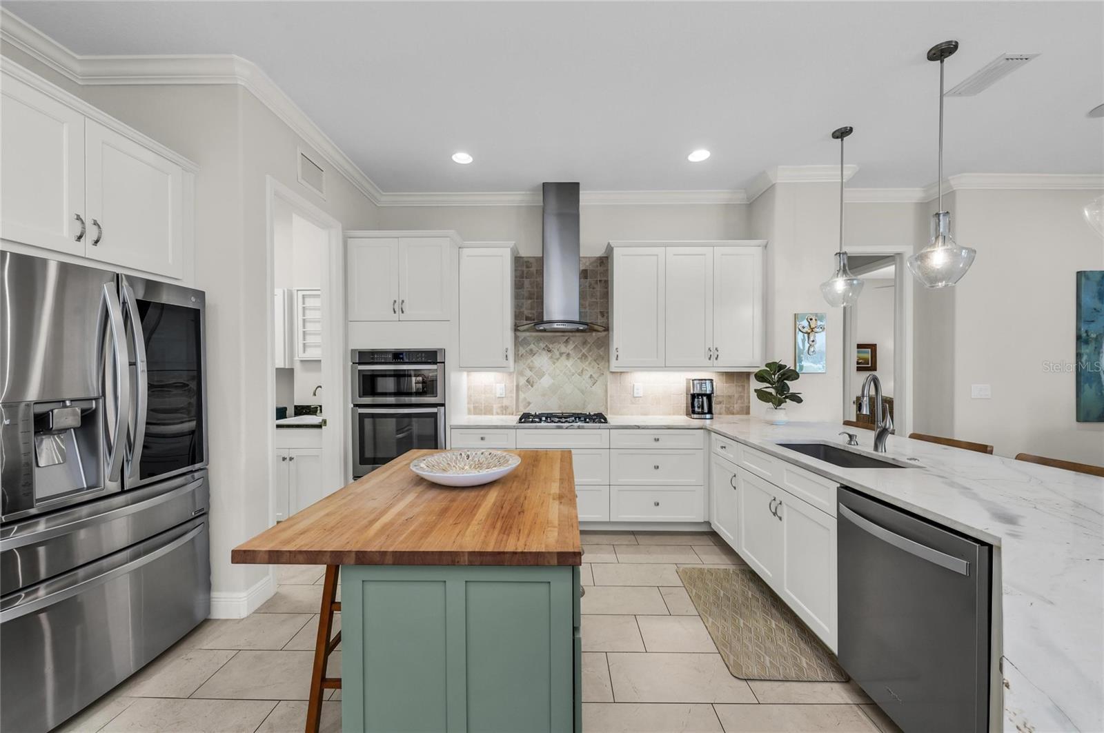 6224 SIGNATURE POINTE LN