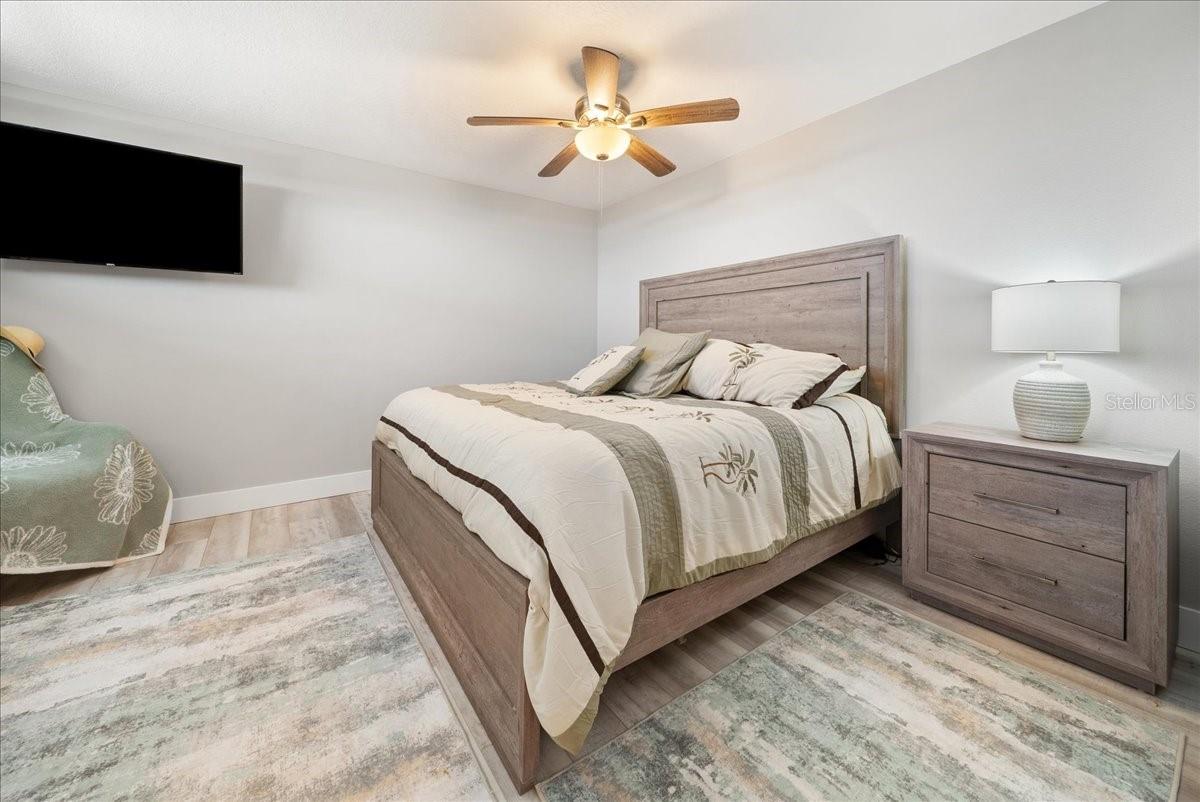 8750 MIDNIGHT PASS RD #501