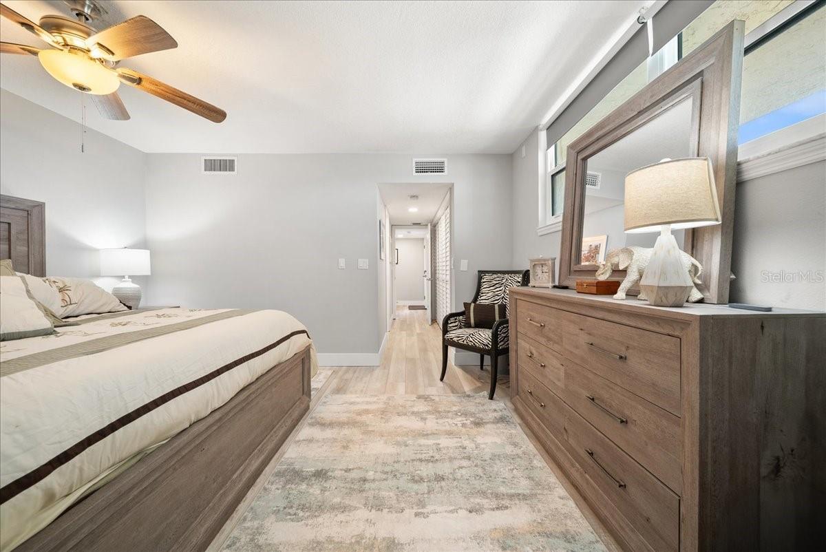 8750 MIDNIGHT PASS RD #501