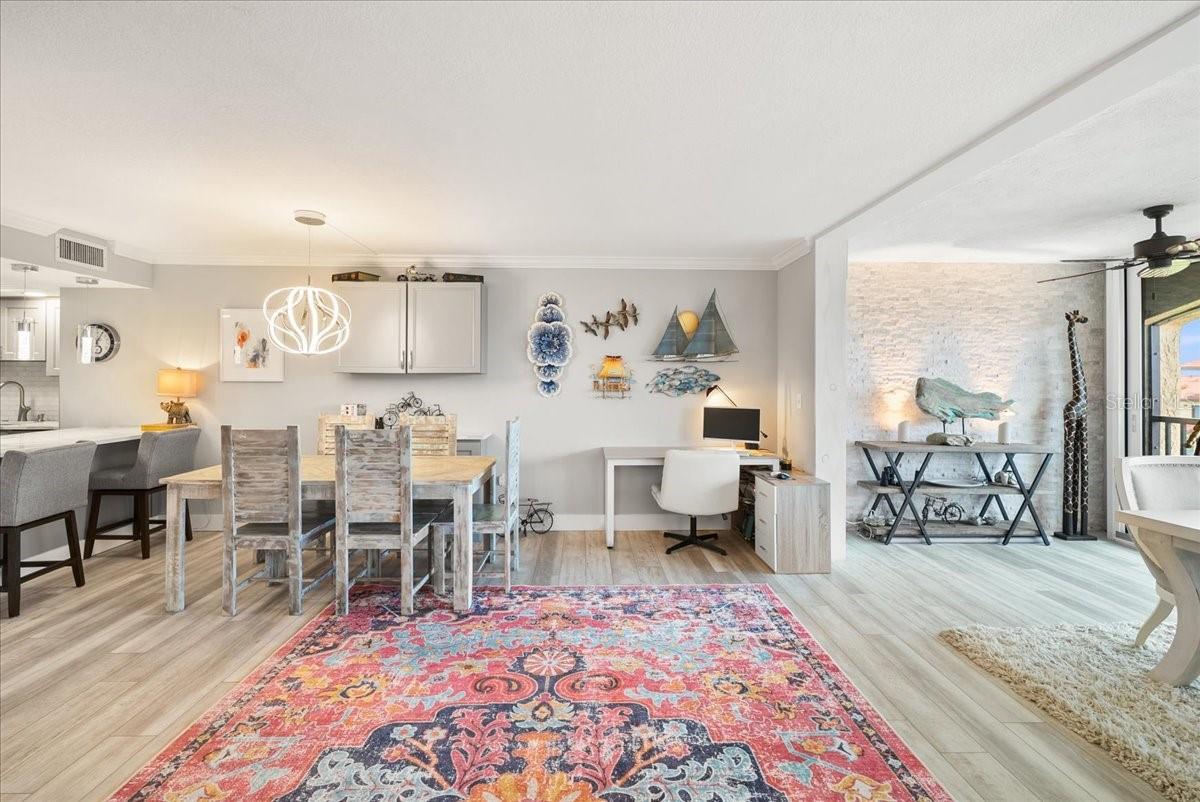 8750 MIDNIGHT PASS RD #501