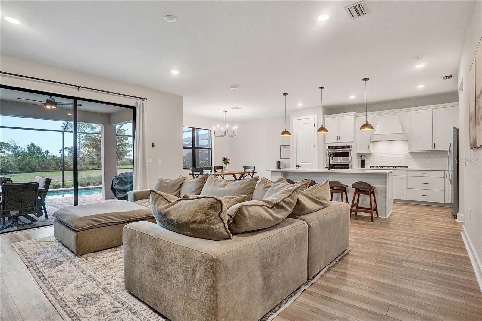 6304 WINDING PINE DR