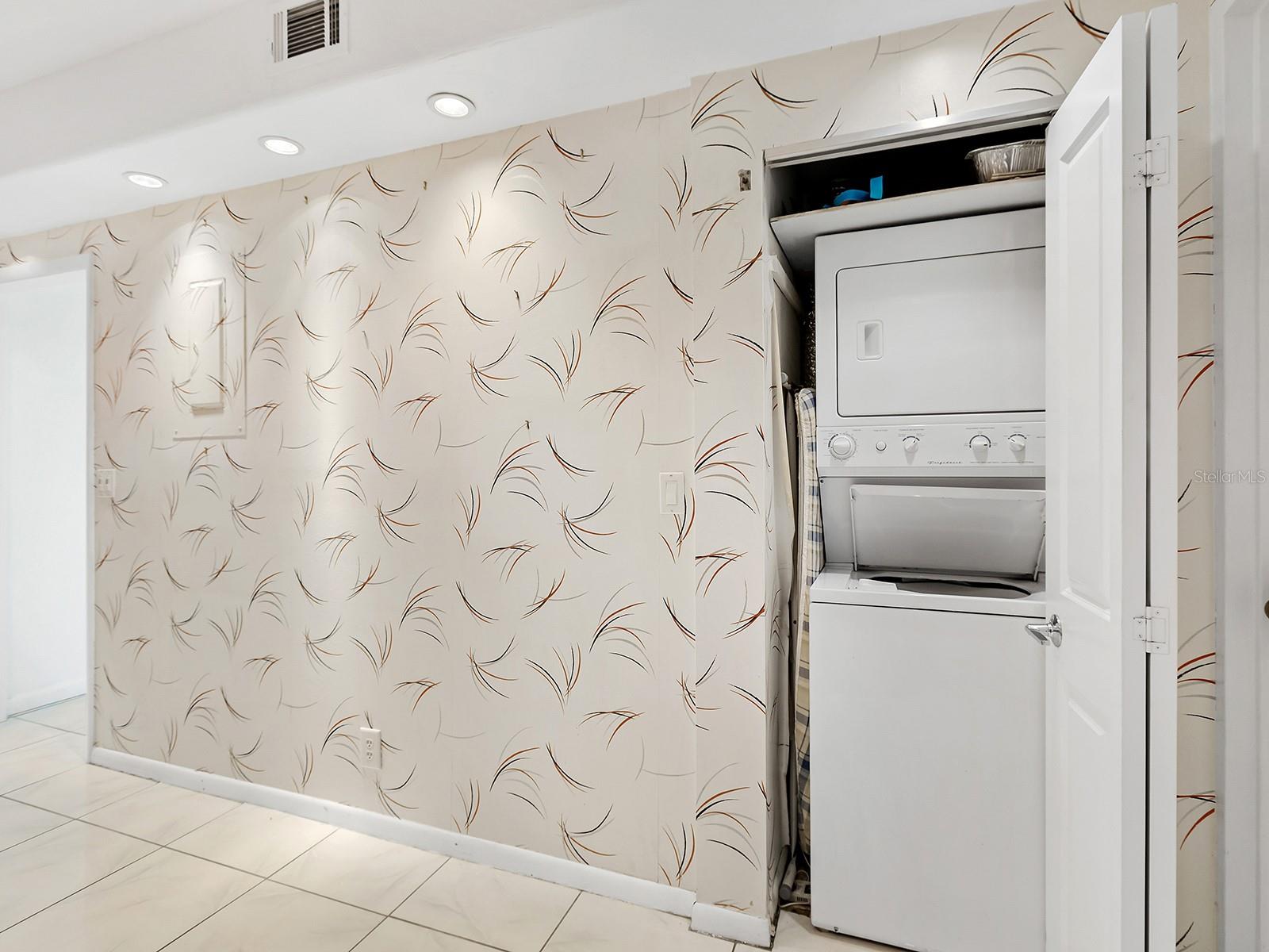 1255 N GULFSTREAM AVE #205