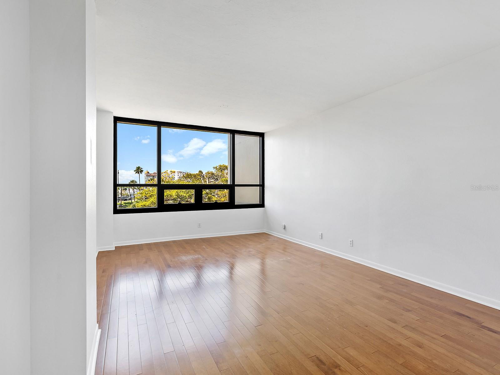 1255 N GULFSTREAM AVE #205