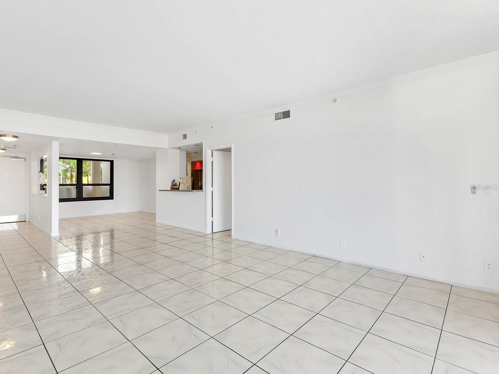 1255 N GULFSTREAM AVE #205