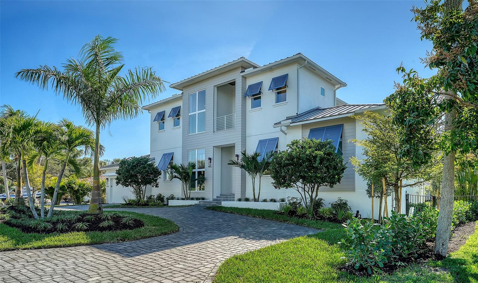 558 VENICE LN