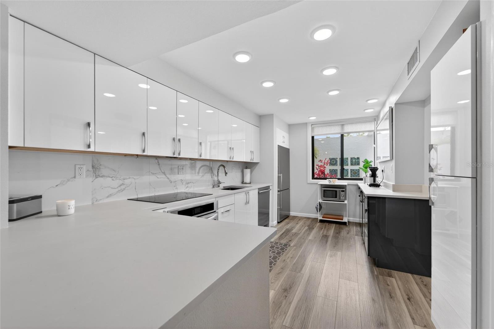 828 BAYPORT WAY #828