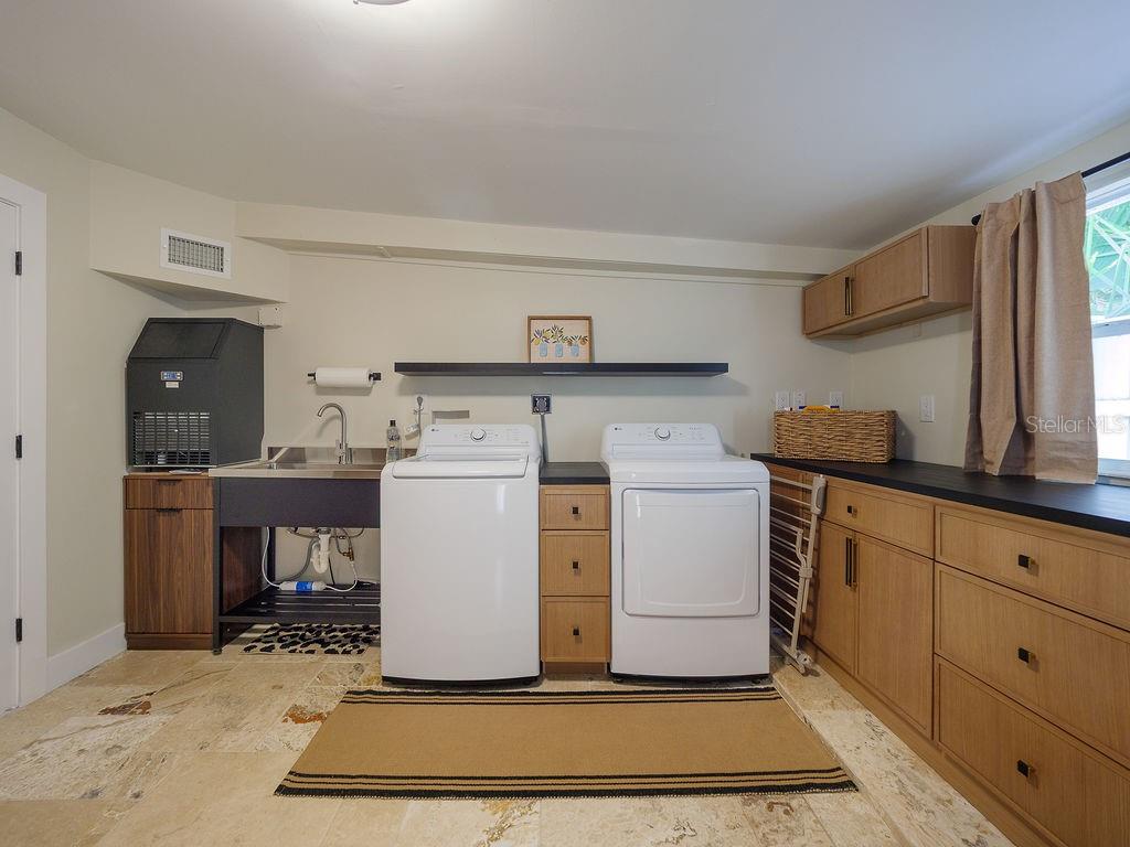 3 MICHIANA PL