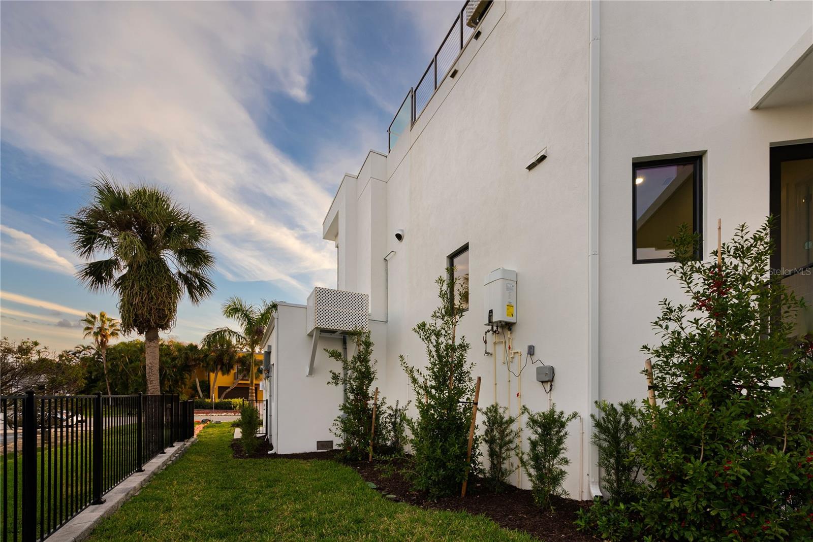 519 ROUNTREE DR