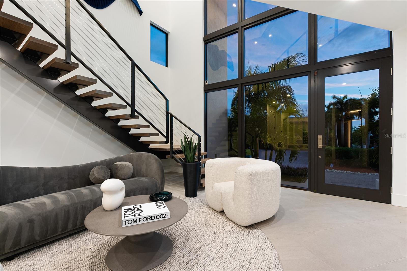 519 ROUNTREE DR