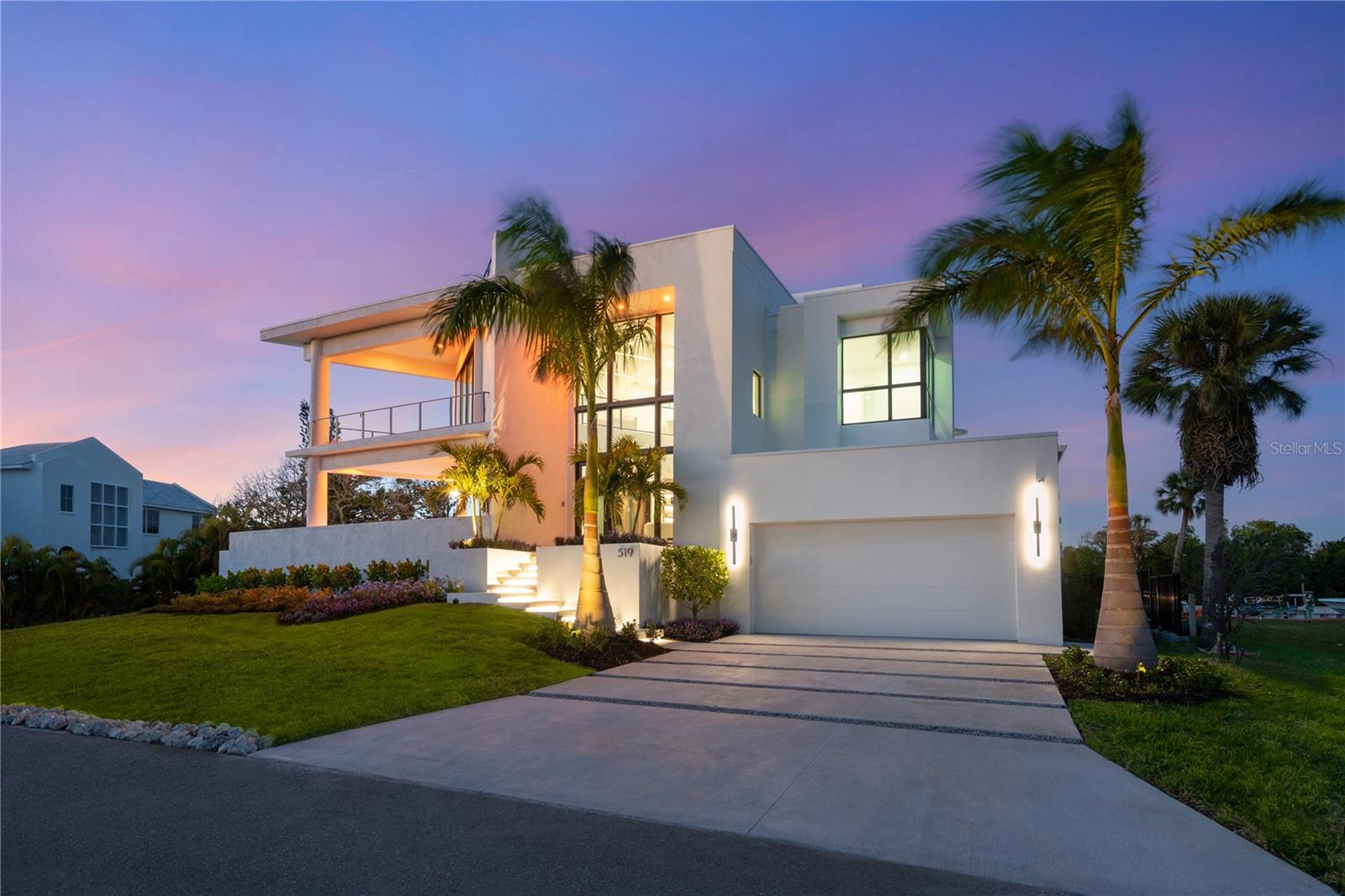 519 ROUNTREE DR