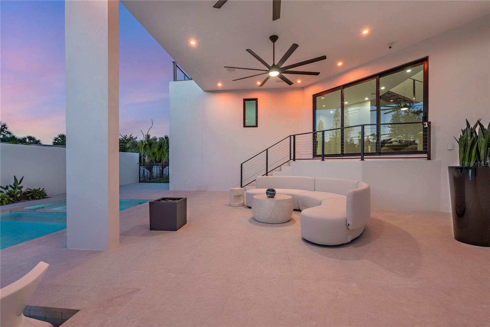 519 ROUNTREE DR