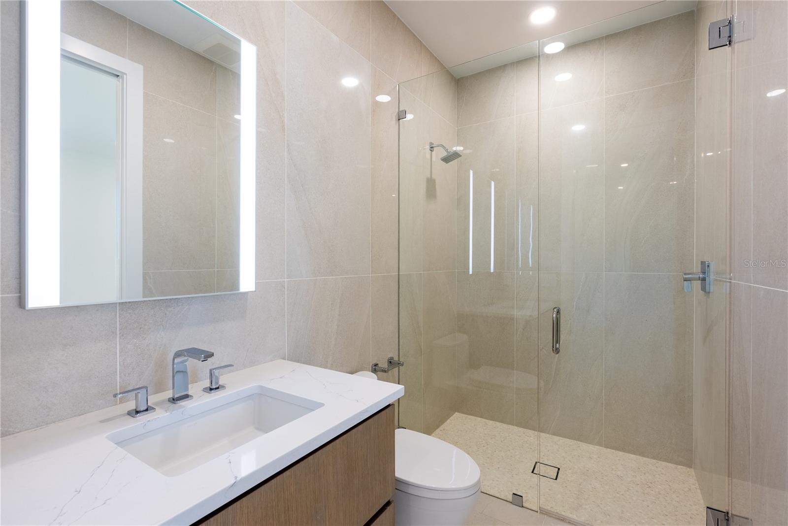 519 ROUNTREE DR