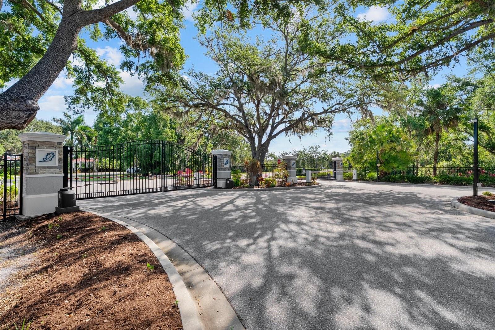 7526 RIDGELAKE CIR
