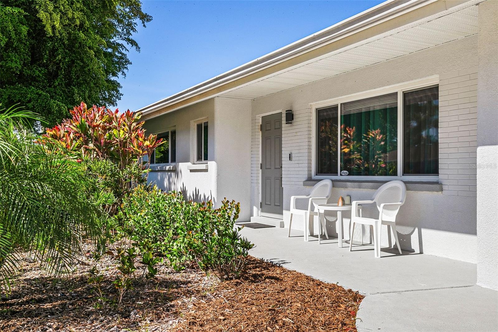 2747 JEFFERSON CIR