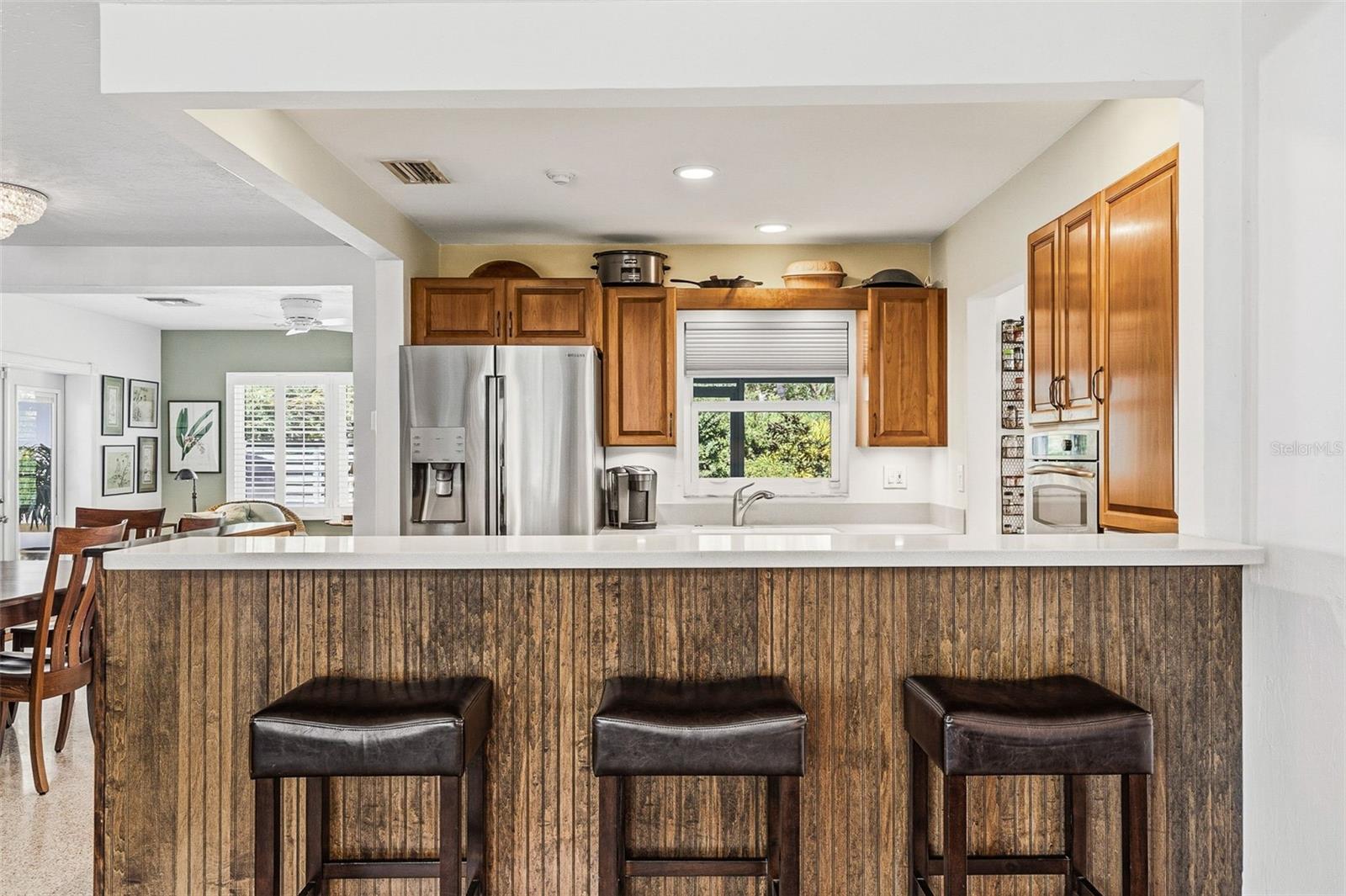 2747 JEFFERSON CIR
