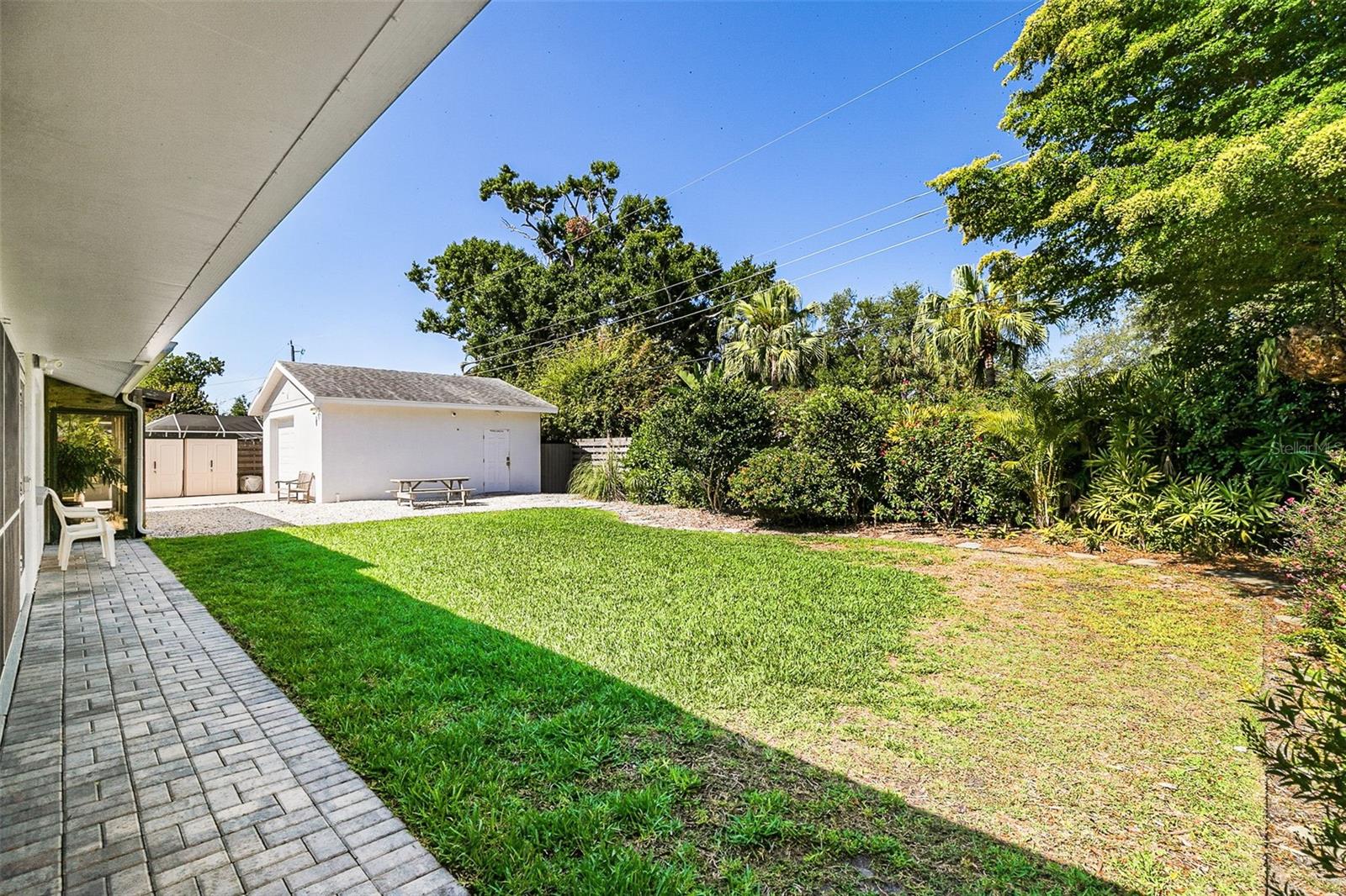 2747 JEFFERSON CIR