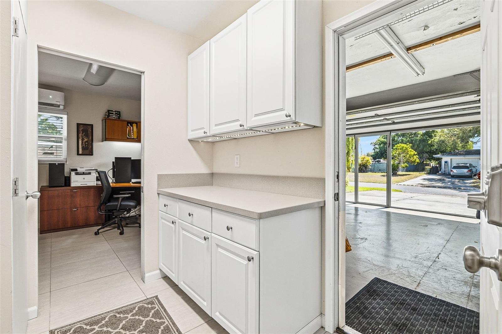 2747 JEFFERSON CIR