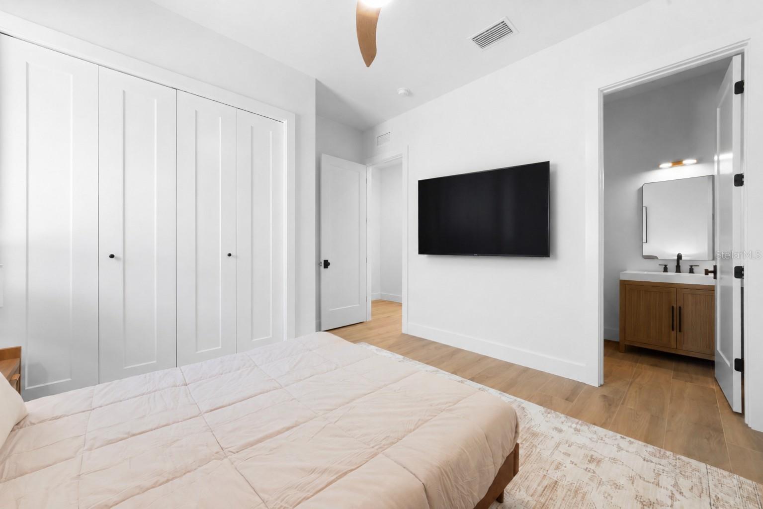 1544 3RD AVE W