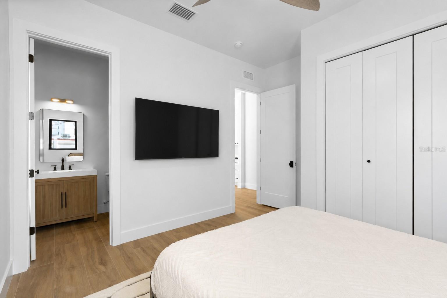 1544 3RD AVE W