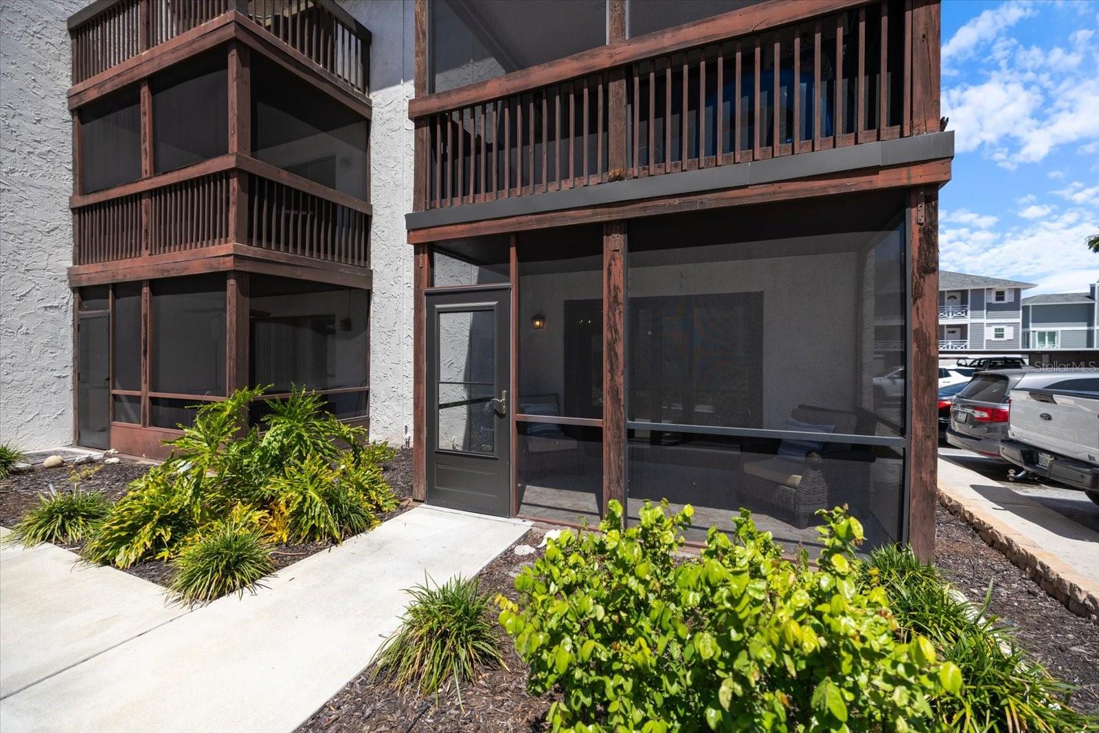1604 STICKNEY POINT RD #4-102