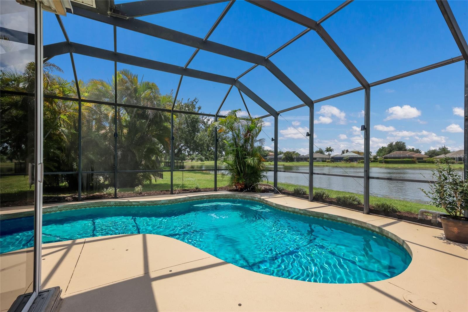 252 DAHLIA CT