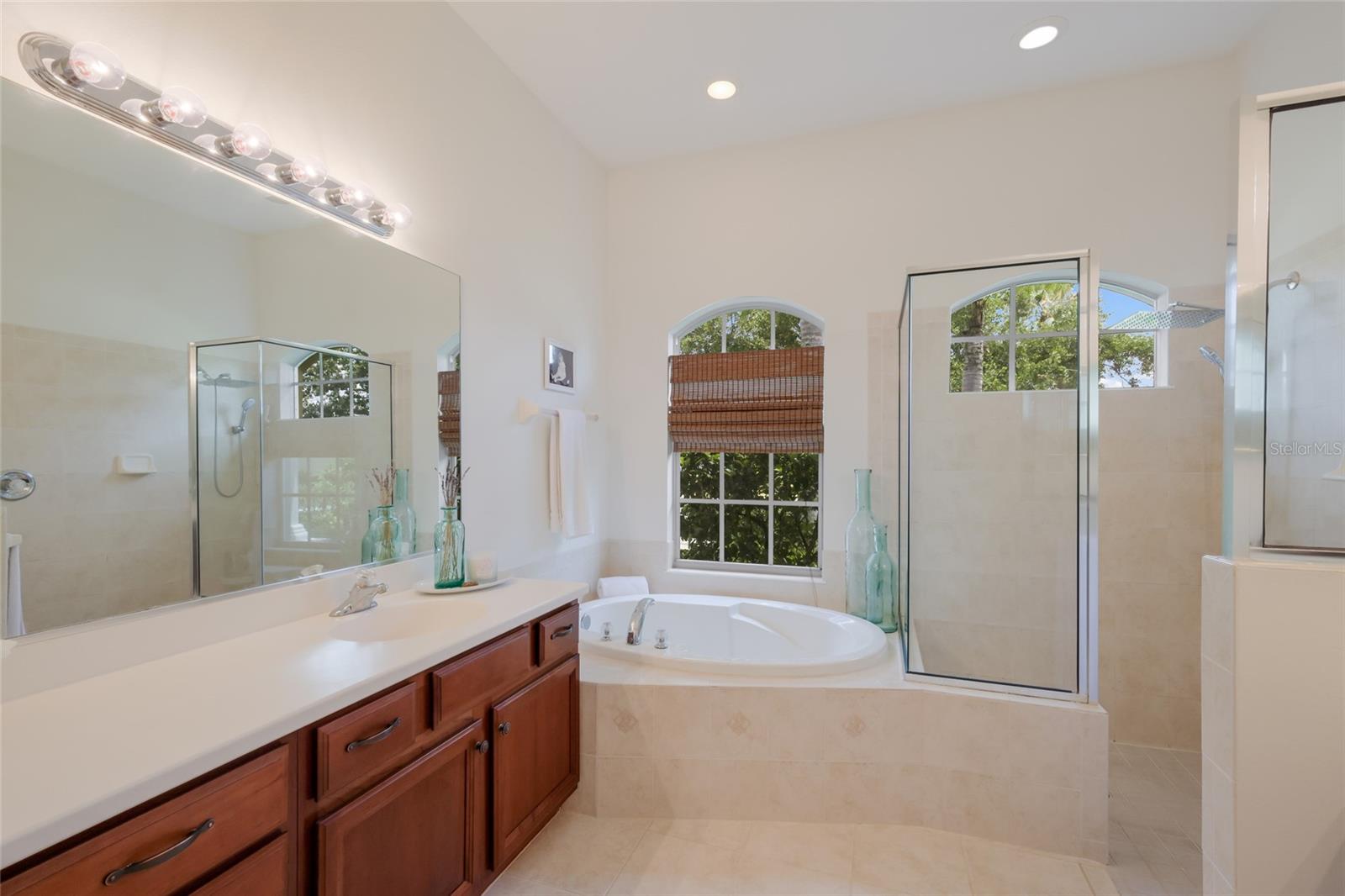 252 DAHLIA CT