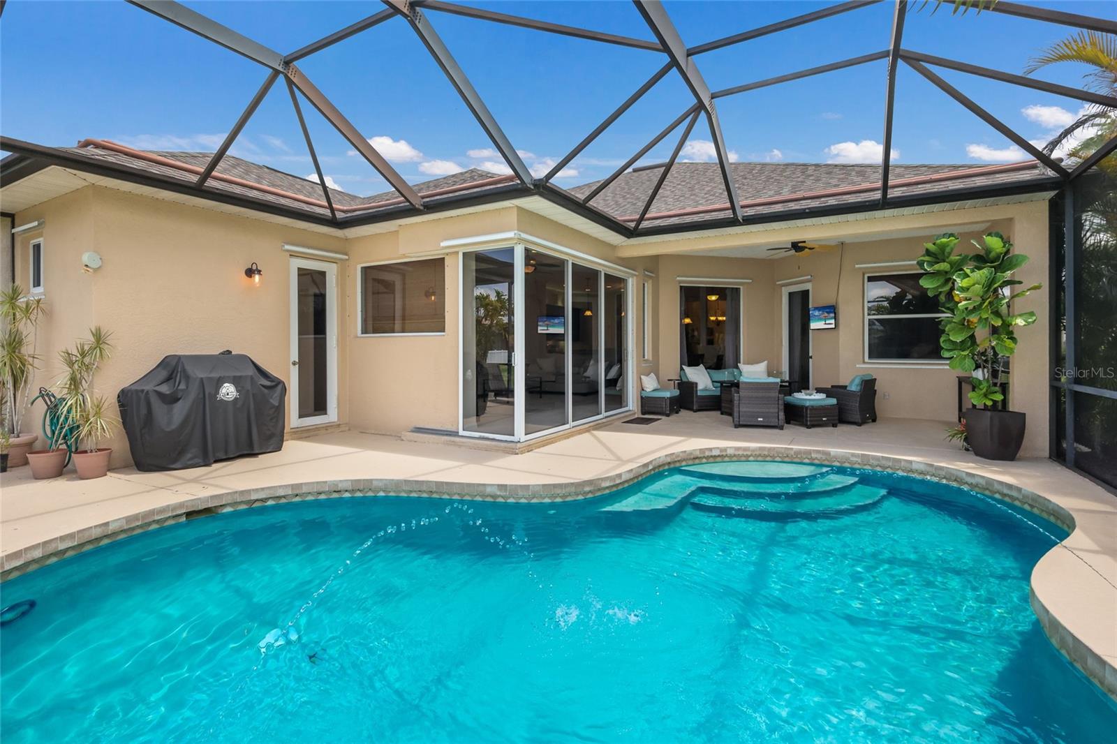 252 DAHLIA CT