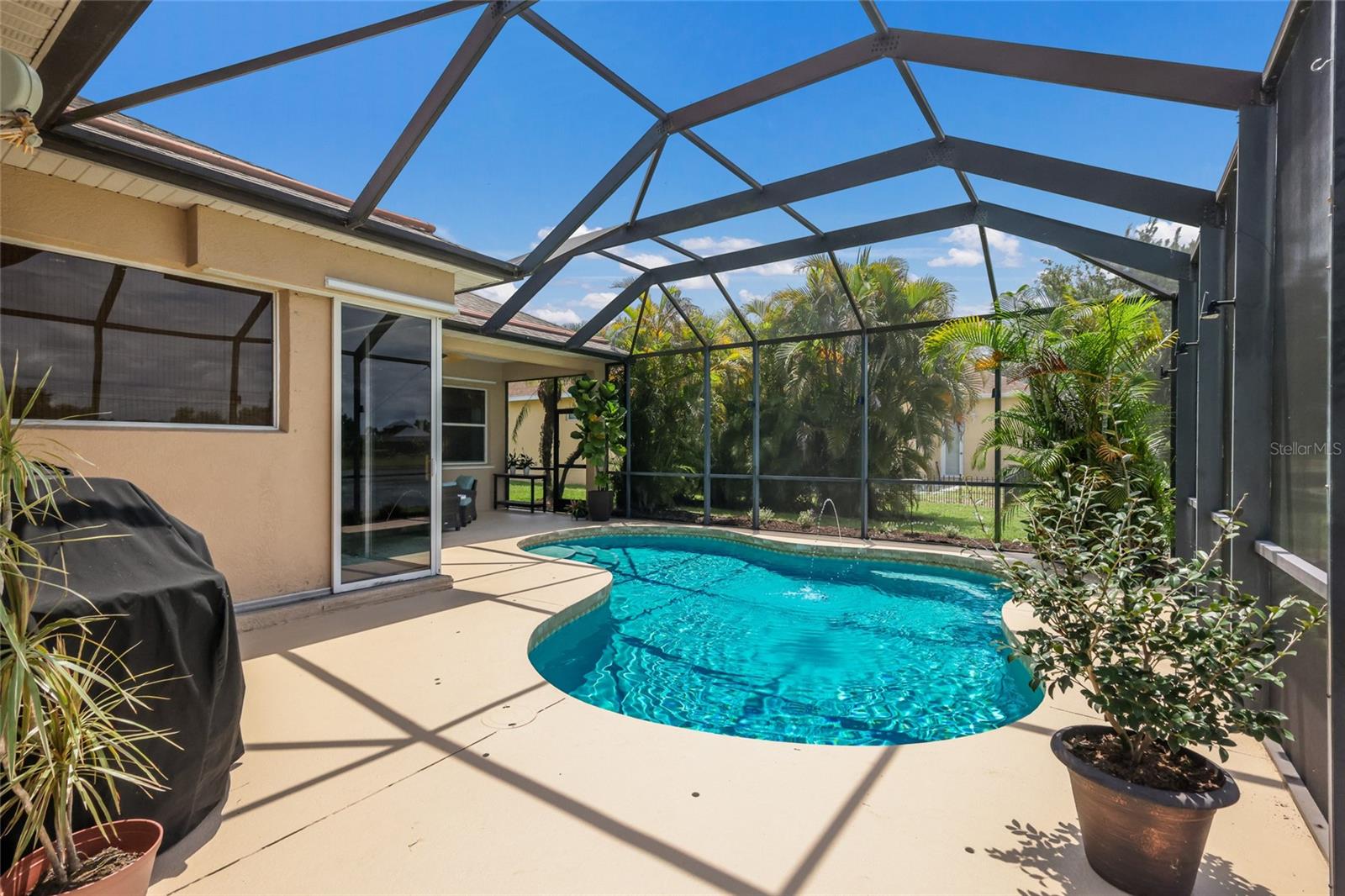 252 DAHLIA CT