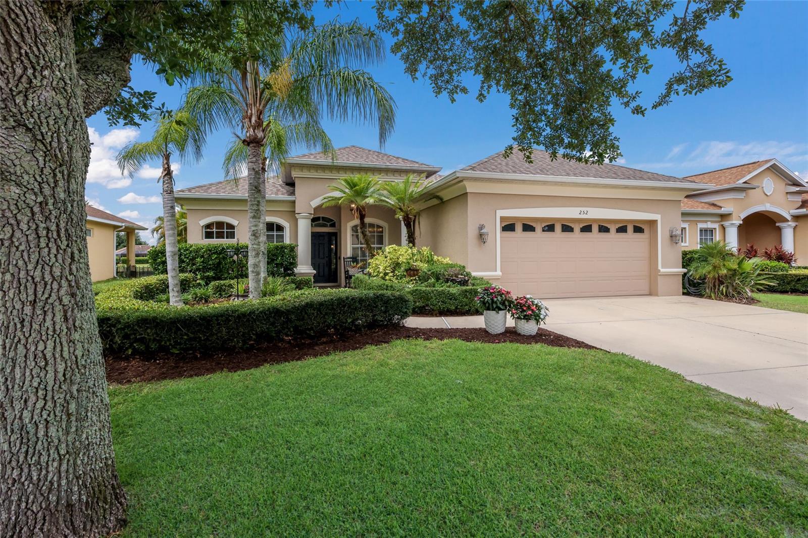 252 DAHLIA CT