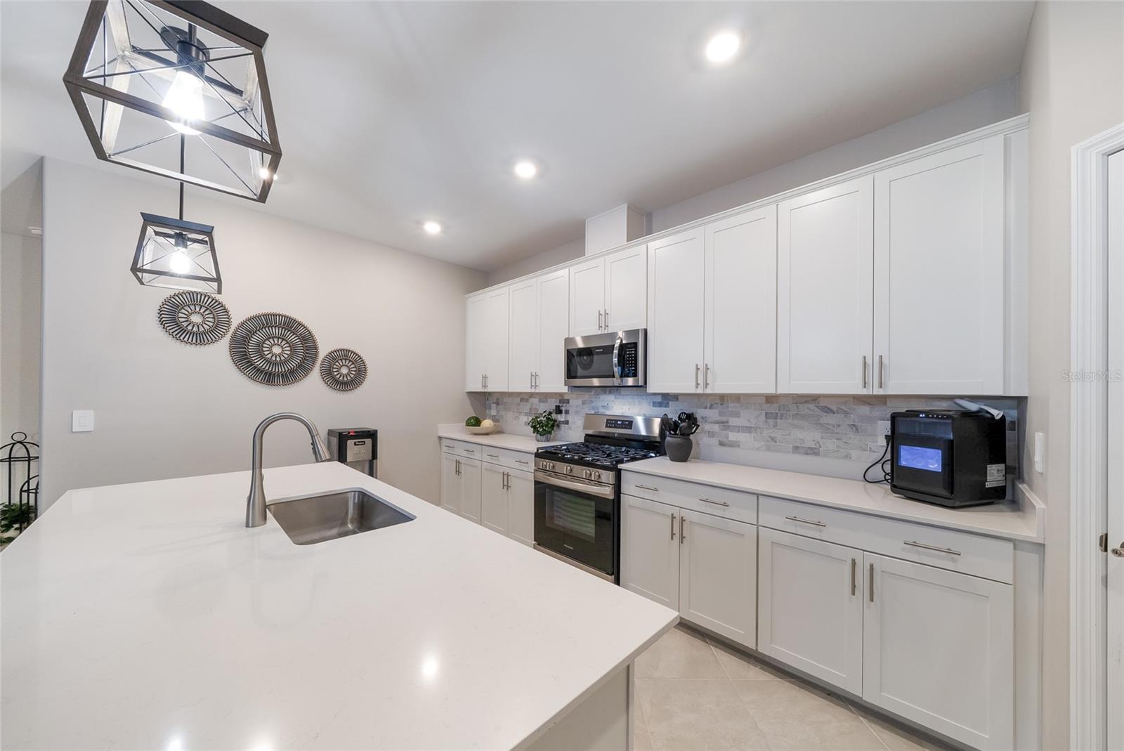 15041 SERENE SHORES LOOP
