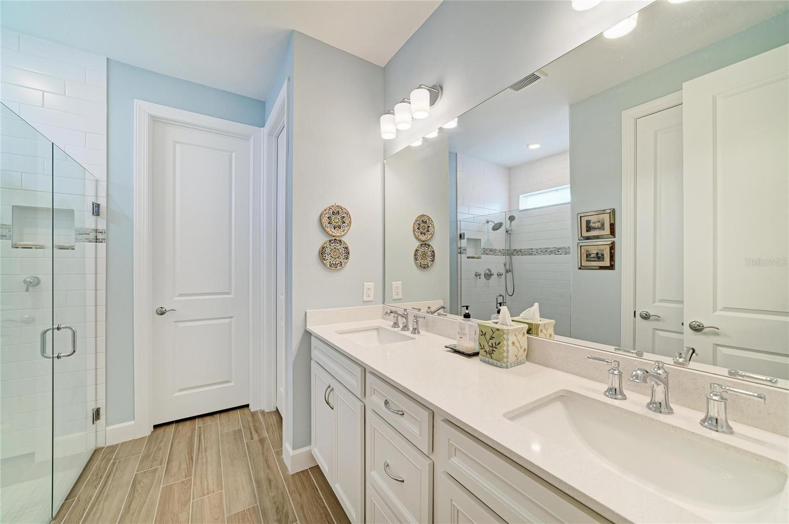 16341 HIDDEN OAK LOOP