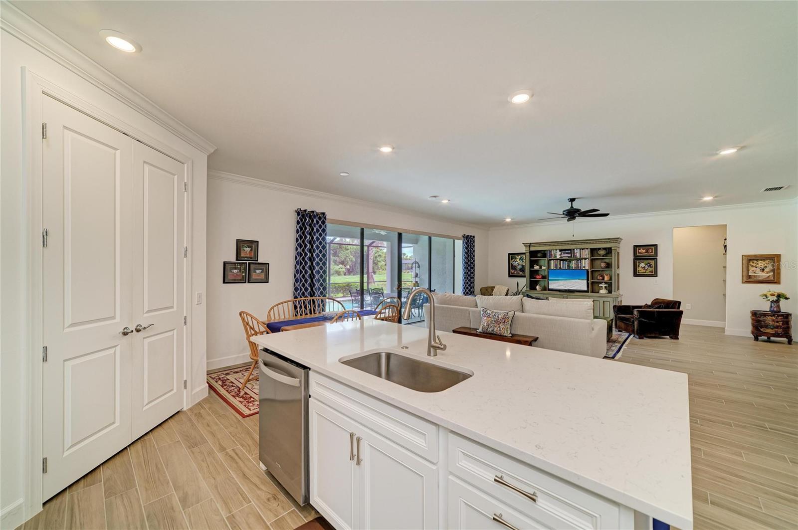16341 HIDDEN OAK LOOP