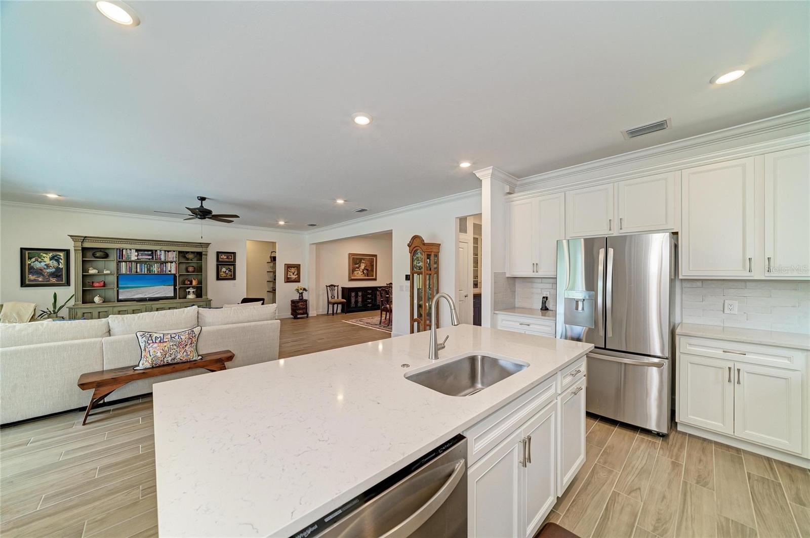 16341 HIDDEN OAK LOOP