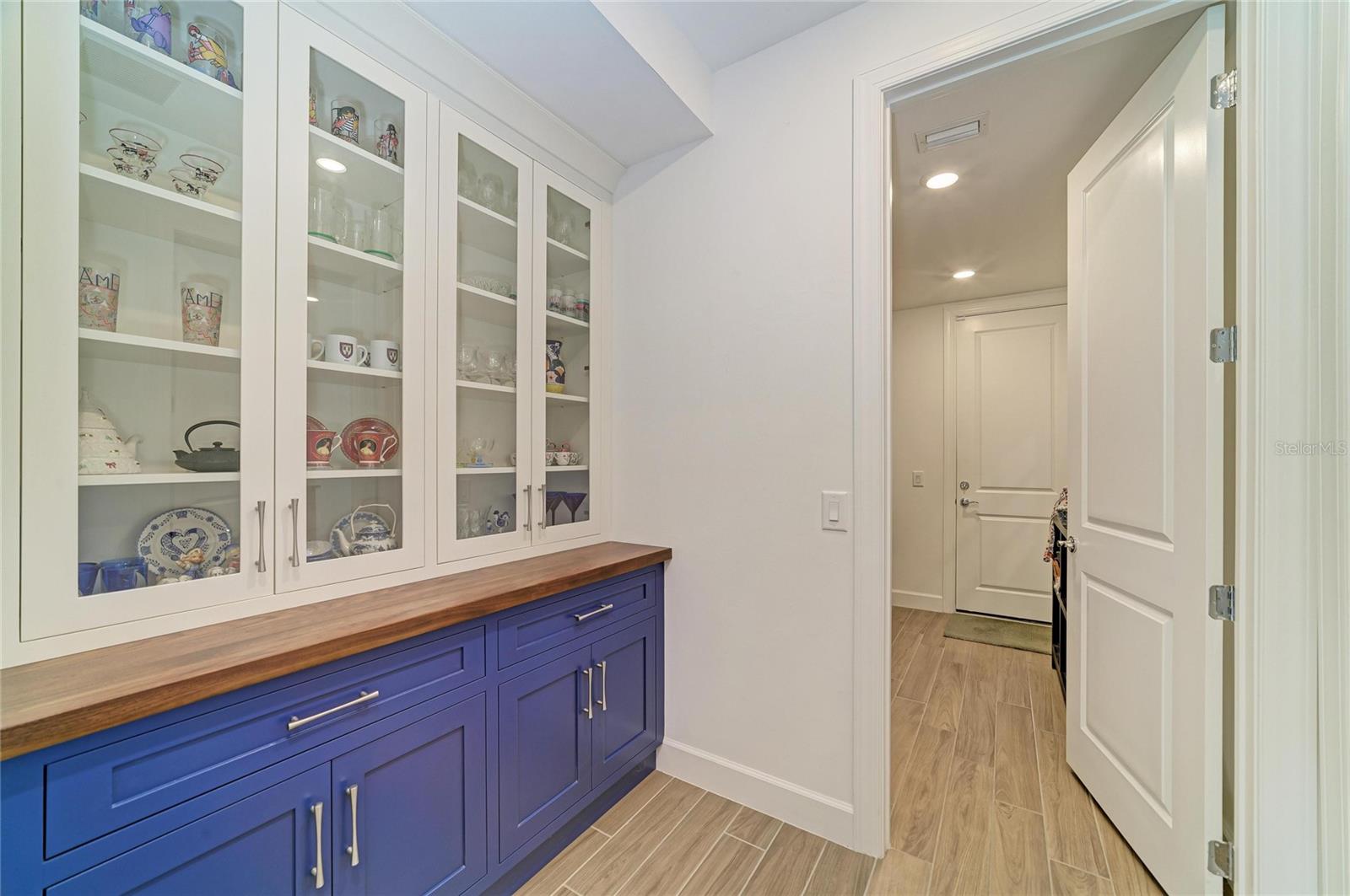 16341 HIDDEN OAK LOOP