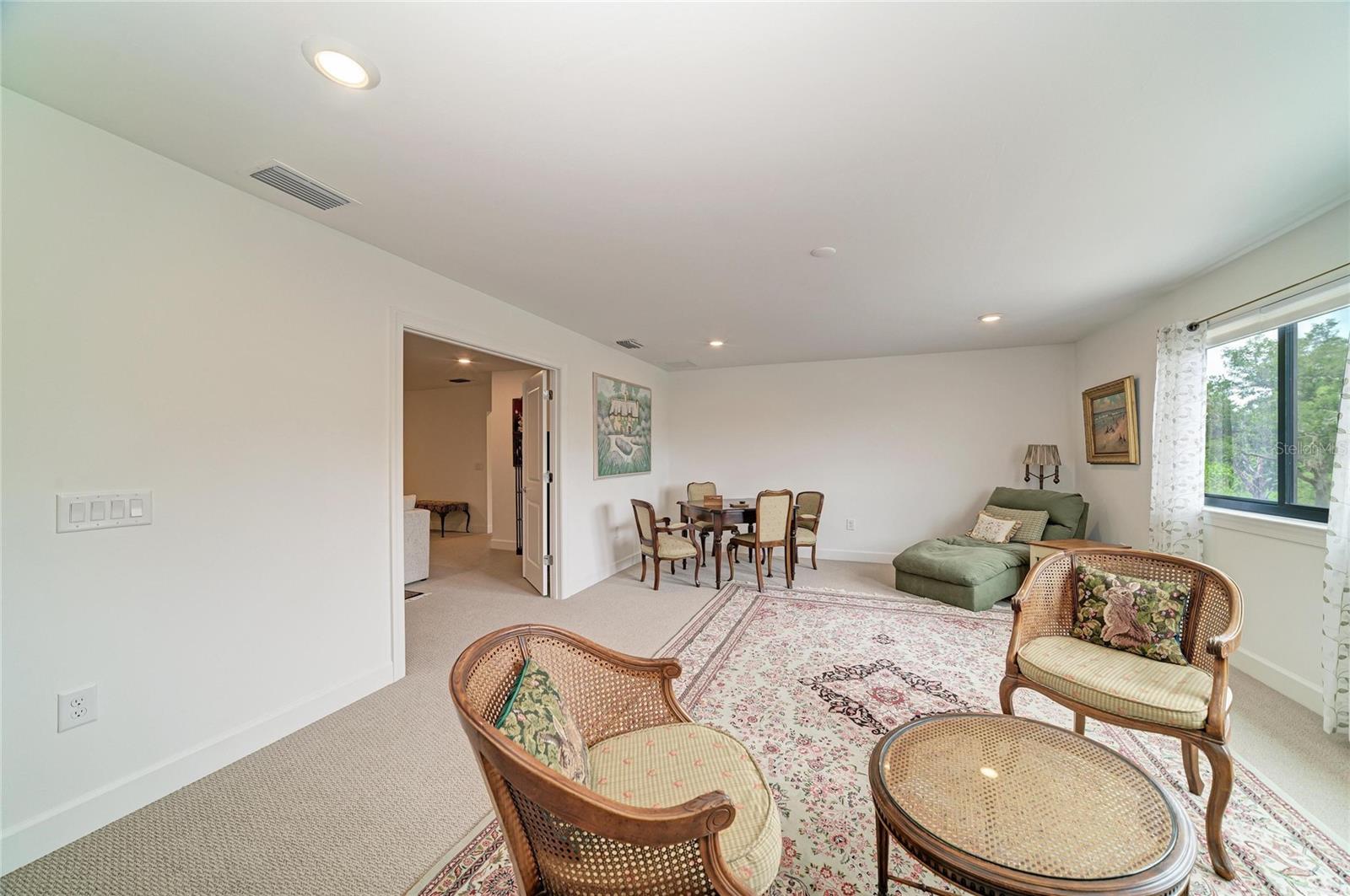 16341 HIDDEN OAK LOOP