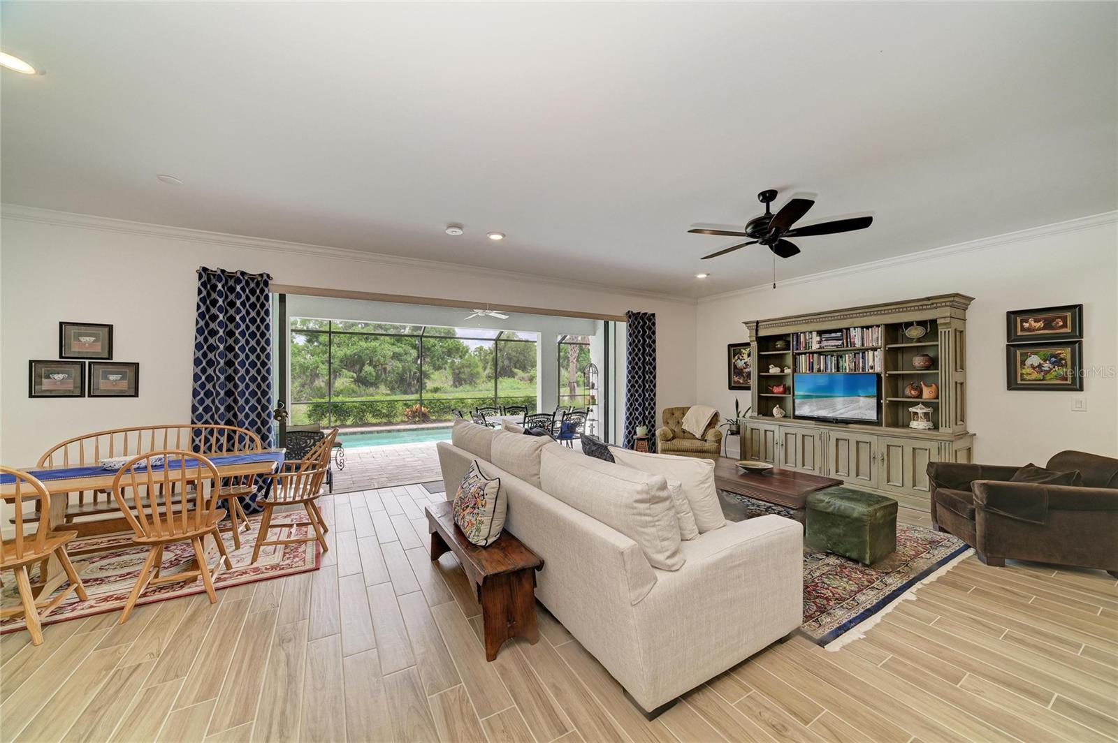16341 HIDDEN OAK LOOP