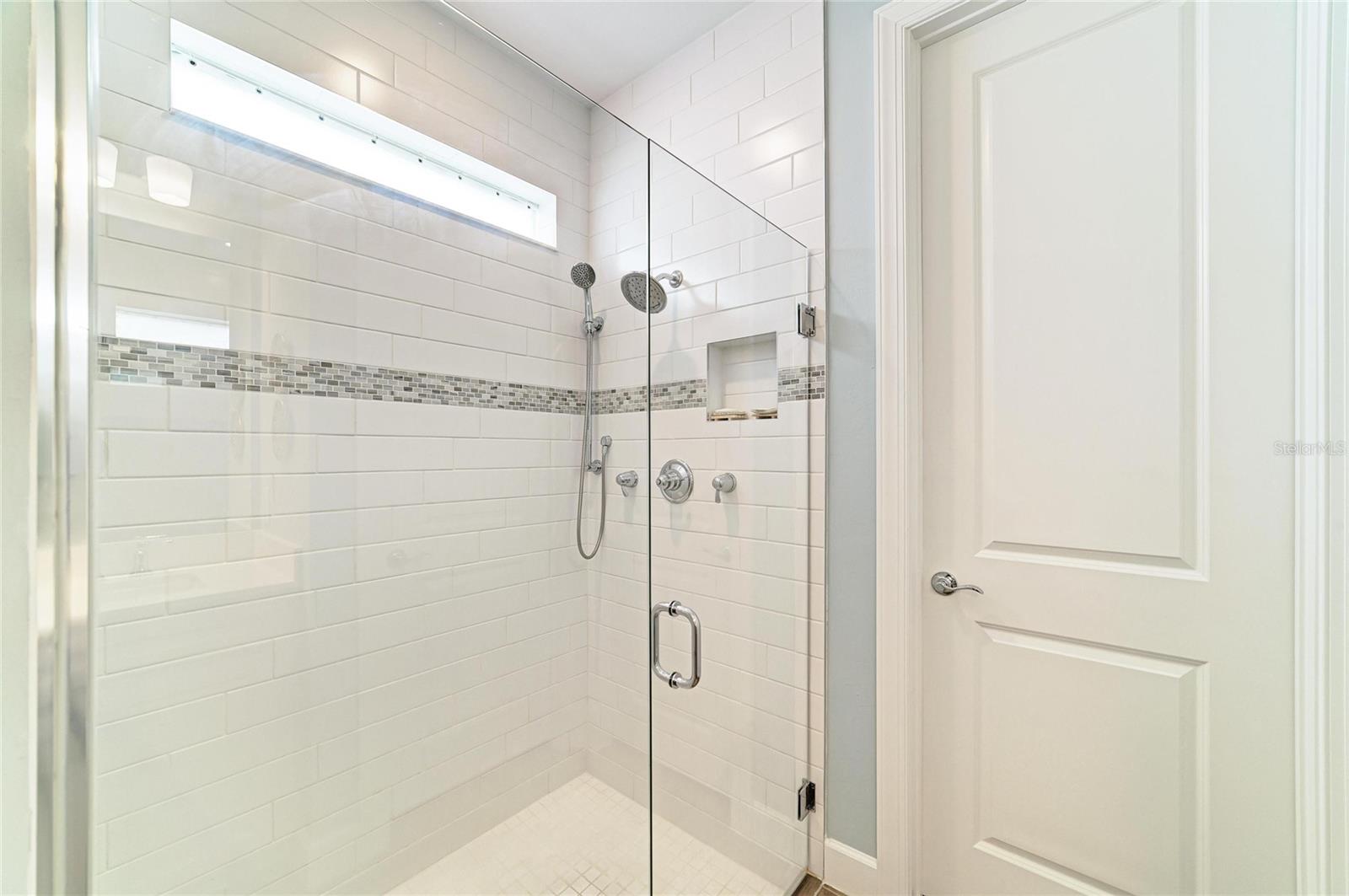 16341 HIDDEN OAK LOOP