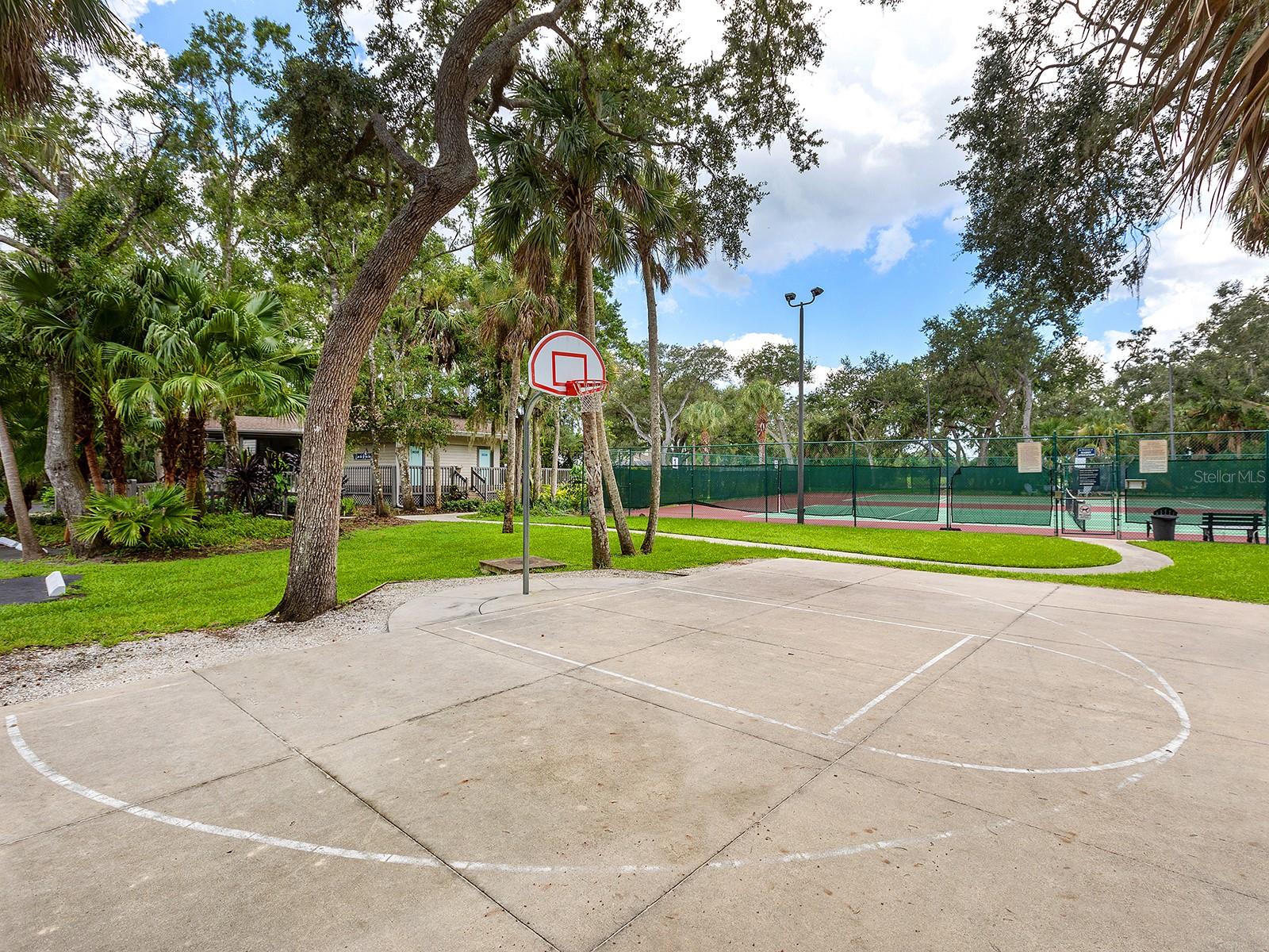 1756 COTTONWOOD TRL