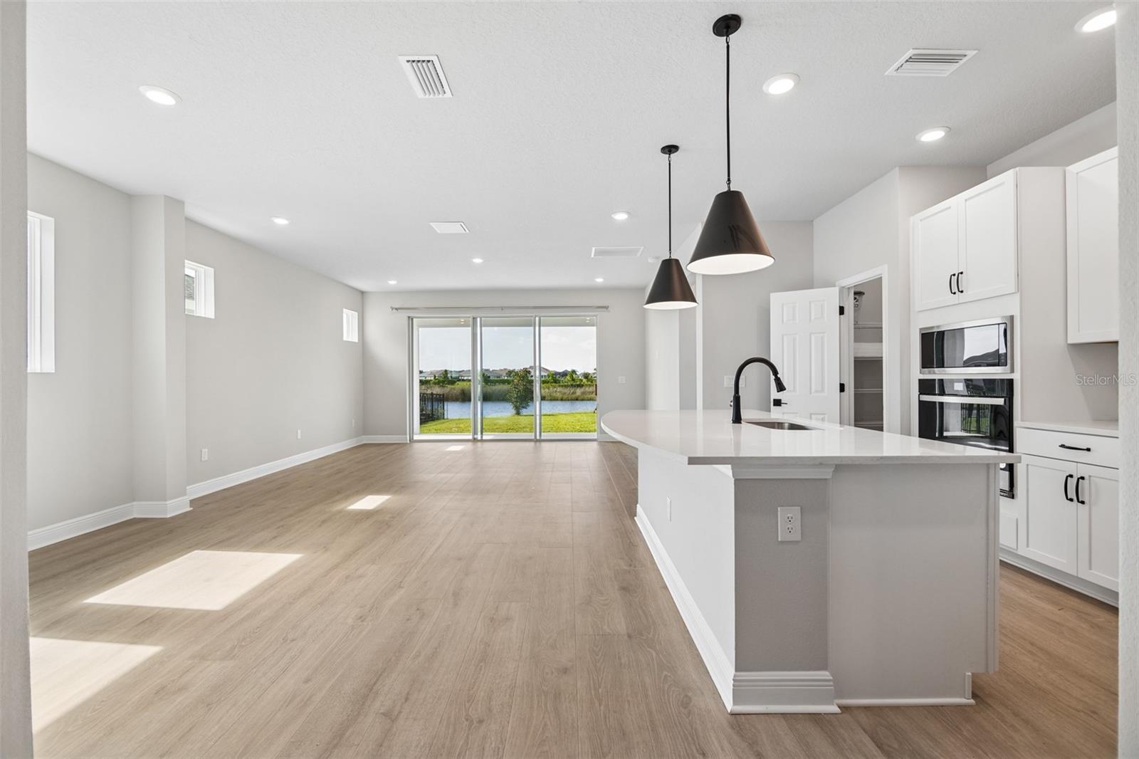 11832 CATAWBA CV