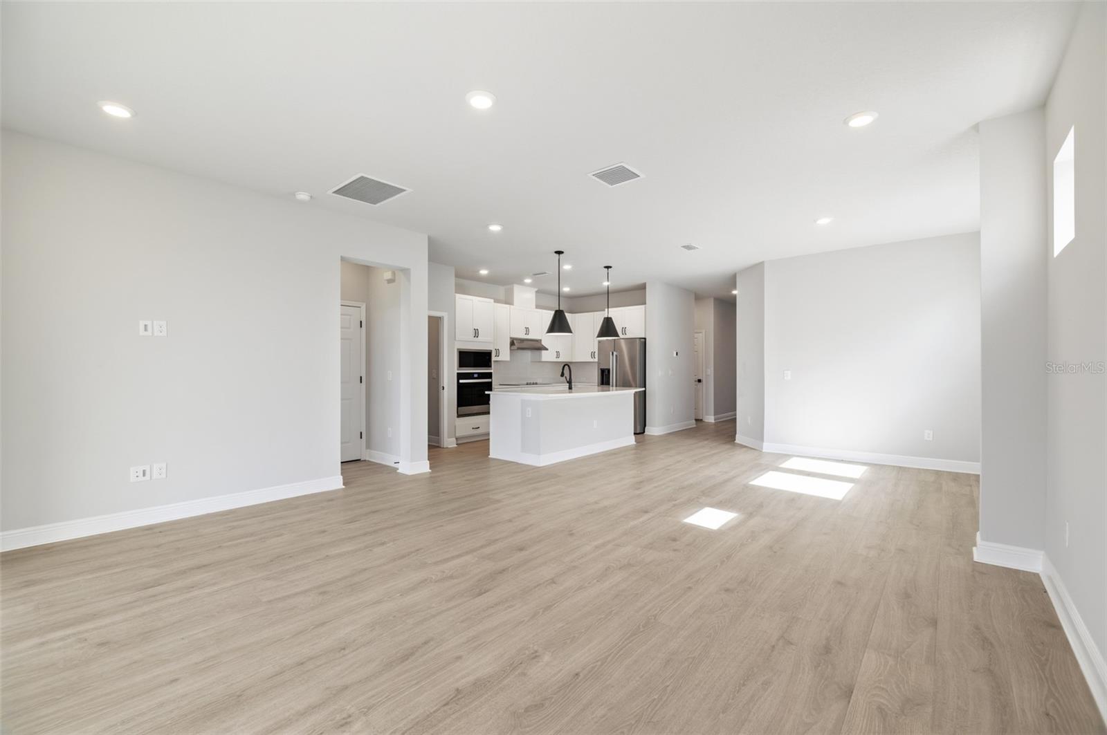 11832 CATAWBA CV