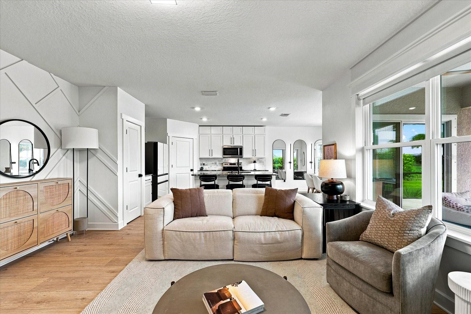 3283 HILLTOP CIR