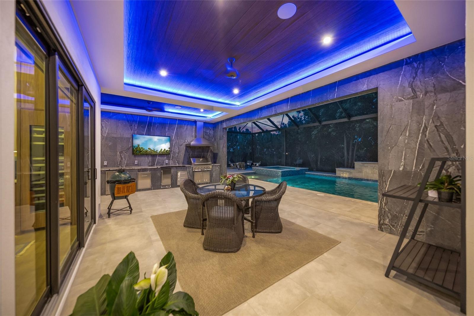 1555 EASTBROOK DR