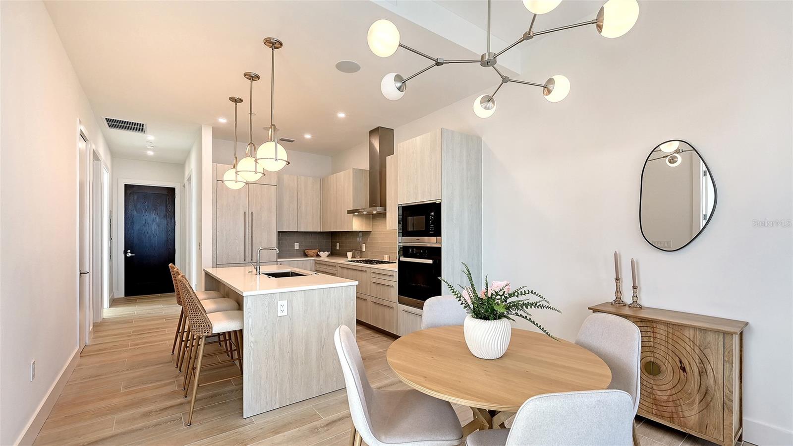 33 S PALM AVE #904