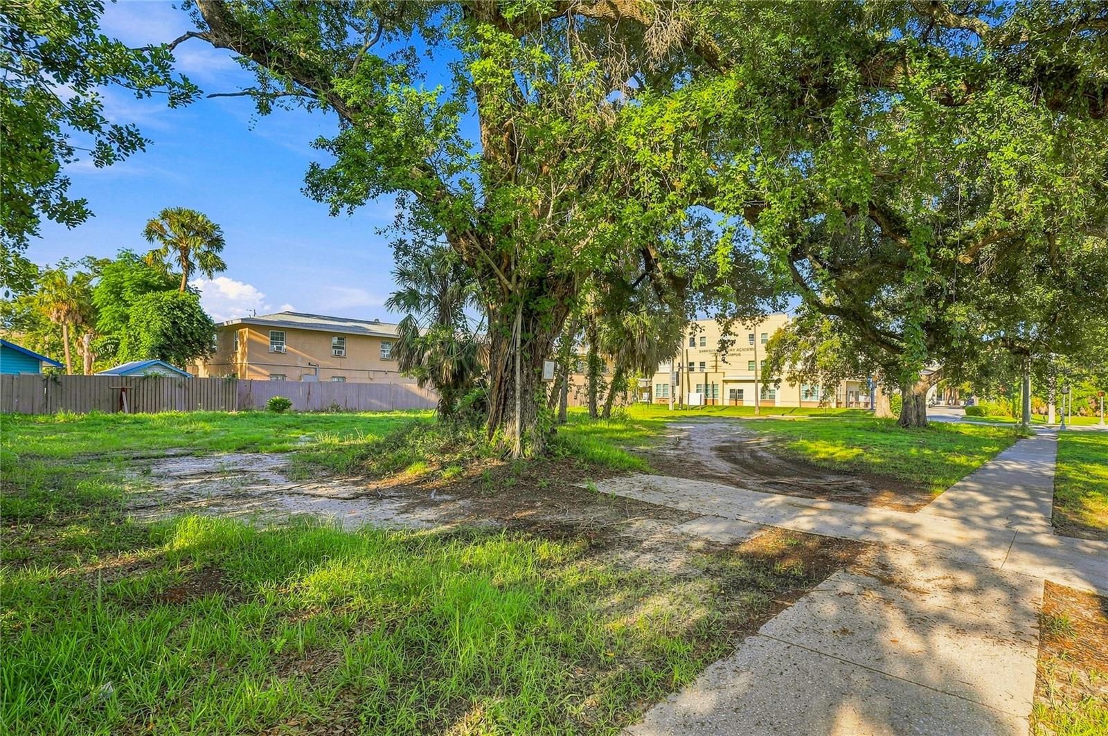 918 ORANGE AVE