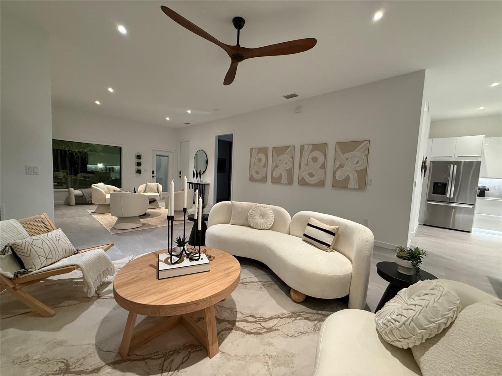 2306 VALENCIA DR